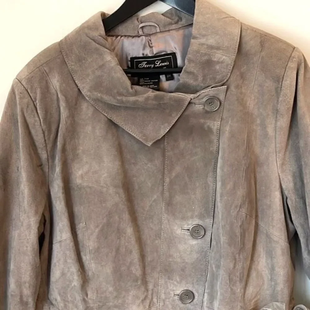 Terry Lewis Classic Luxuries Women's Genuine Leather Suede Jacket Gray Size 2X N